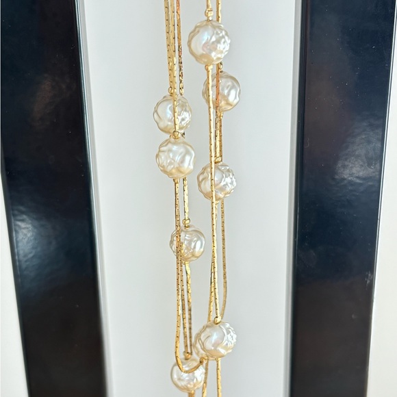 Faux pearl stations necklace/ triple chains - Picture 10 of 11
